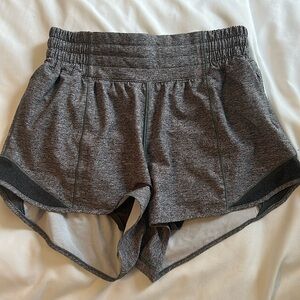 Lululemon Hotty Hots 2.5 HW Shorts